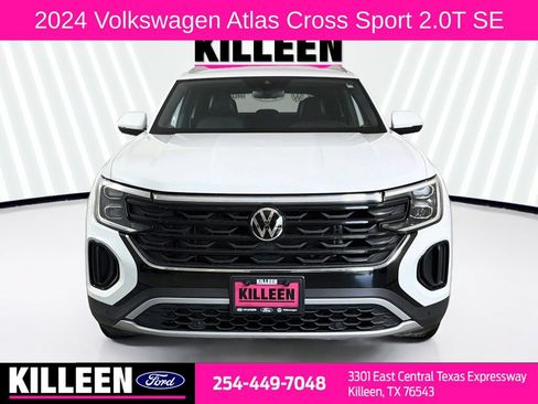 Used 2024 Volkswagen Atlas Cross Sport SE FWD image 2