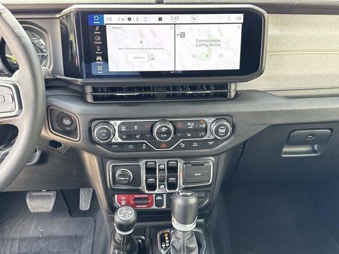 Used 2024 Jeep Wrangler Unlimited image 42