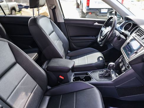 Used 2019 Volkswagen Tiguan SE w/ Panoramic Sunroof Package FWD image 17