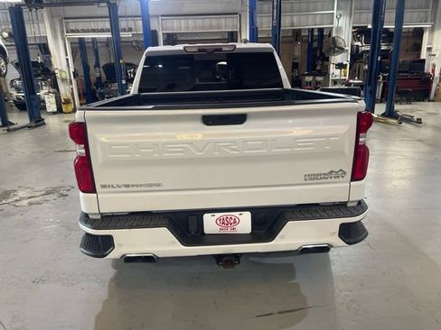 Used 2021 Chevrolet Silverado 1500 High Country w/ Technology Package AWD/4WD image 5