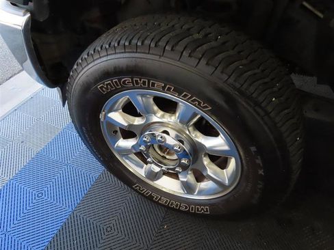 Used 2015 Ford F350 Lariat w/ Lariat Interior Package image 9