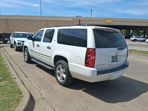Used 2011 Chevrolet Suburban LTZ image 3