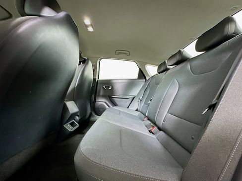 Used 2025 Kia K4 LXS image 26