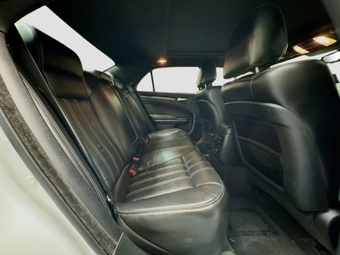 Used 2017 Chrysler 300 S image 18