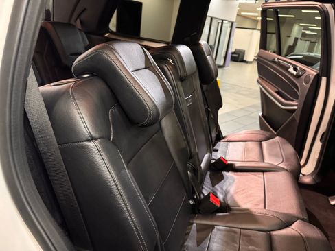 Used 2018 Mercedes-Benz GLS 550 4MATIC w/ Driver Assistance Package image 17