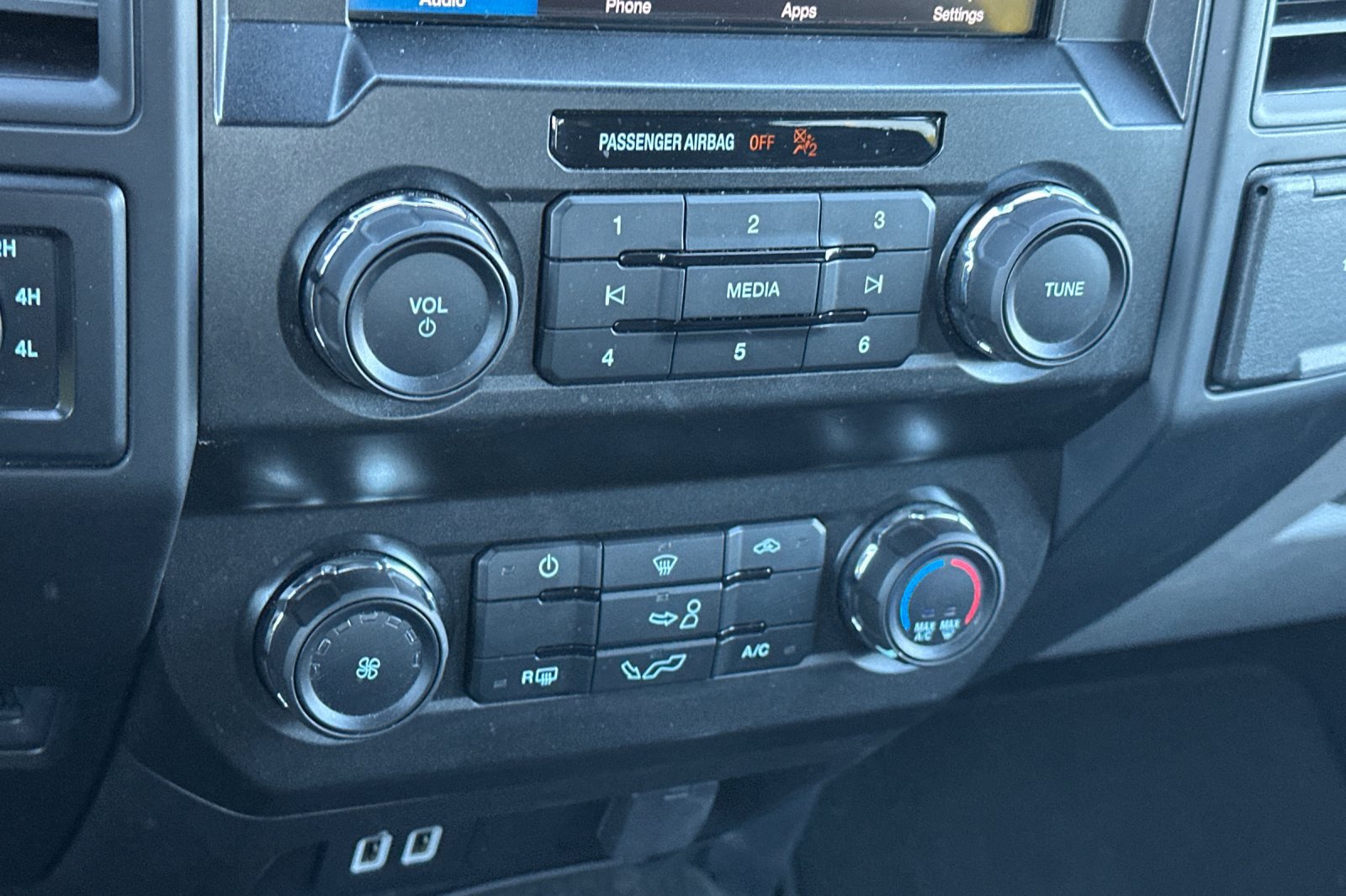 Used 2019 Ford F150 XL w/ Equipment Group 101A Mid AWD/4WD image 18