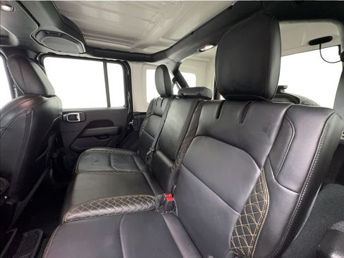 Used 2023 Jeep Wrangler Unlimited Sahara AWD/4WD image 24