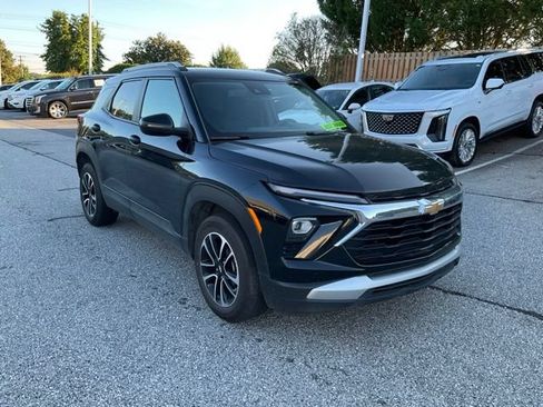 Used 2025 Chevrolet TrailBlazer LT AWD/4WD image 1