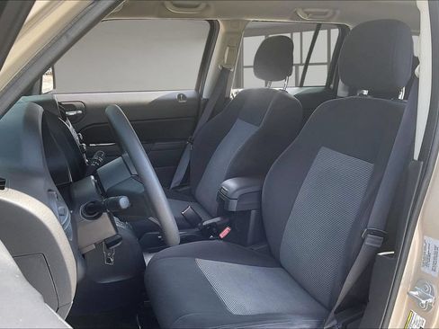 Used 2016 Jeep Patriot Sport w/ Power Value Group FWD image 19