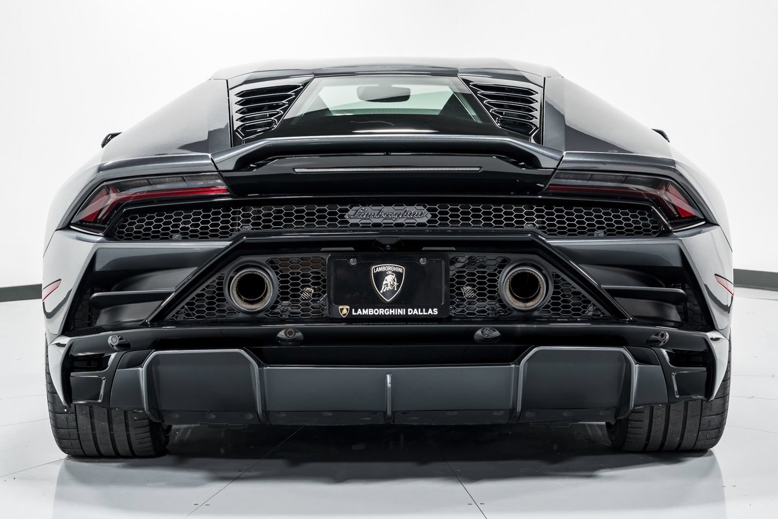 Used 2021 Lamborghini Huracan EVO RWD image 4