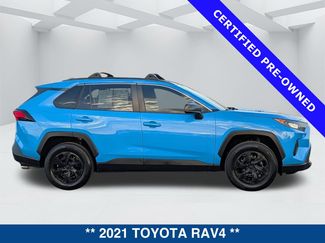 Used 2021 Toyota RAV4 LE video 3