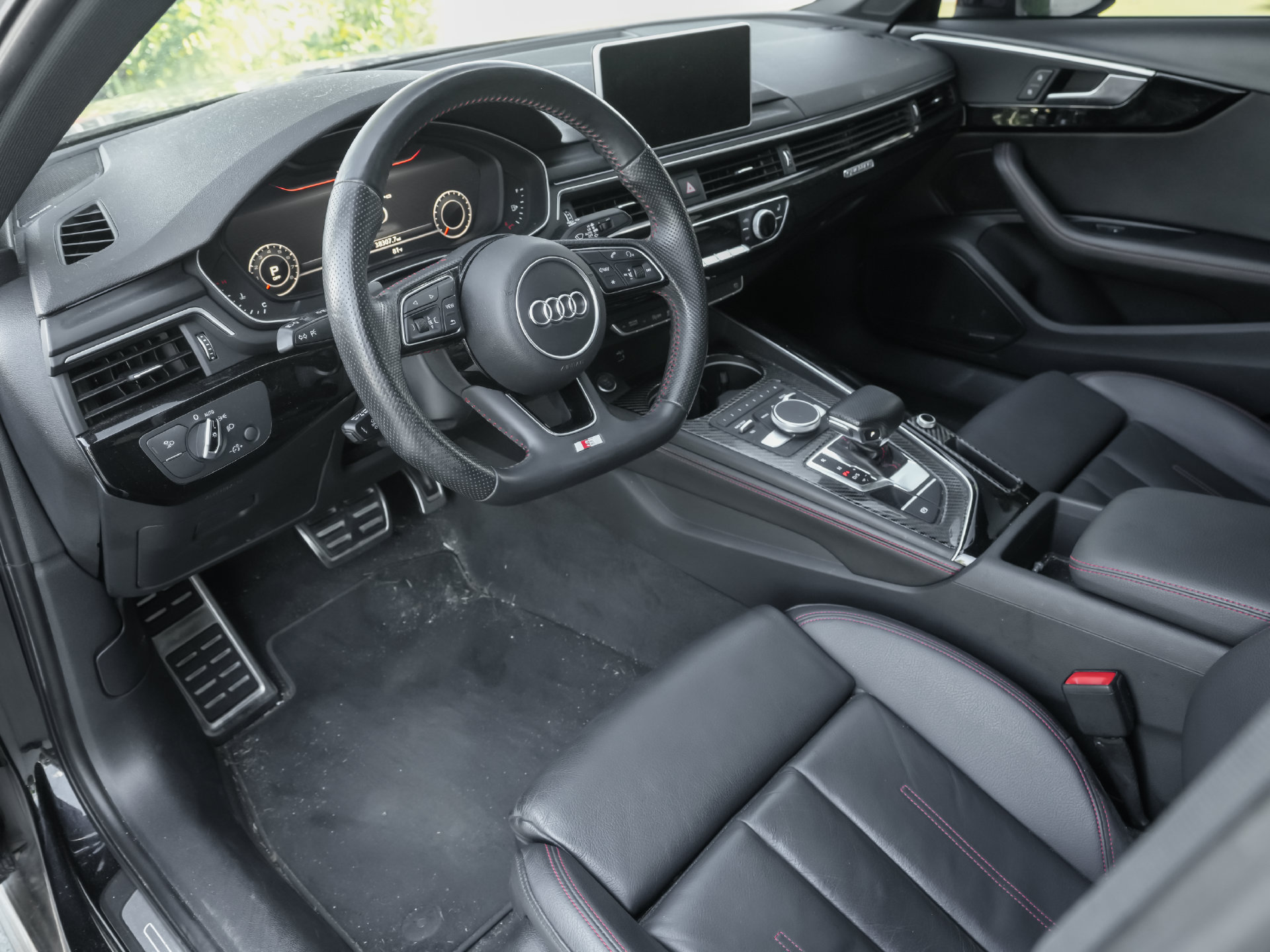Used 2018 Audi A4 2.0T Premium Plus w/ Premium Plus Package AWD/4WD image 2