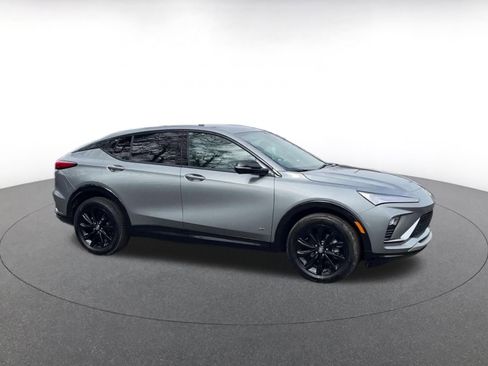 Used 2025 Buick Envista Sport Touring image 2