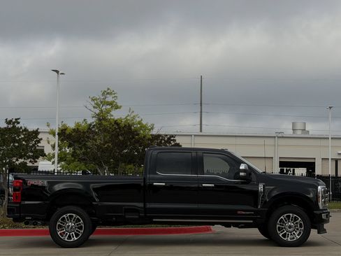 New 2026 Ford F350 Platinum w/ Platinum Plus Package AWD/4WD image 3