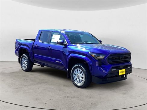 Certified 2025 Toyota Tacoma SR5 image 7