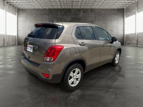 Used 2020 Chevrolet Trax LS w/ Tint and Cruise Package FWD image 5