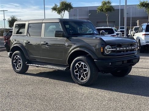 New 2026 Ford Bronco Outer Banks image 40