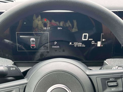 Used 2025 Nissan Kicks SV AWD/4WD image 11
