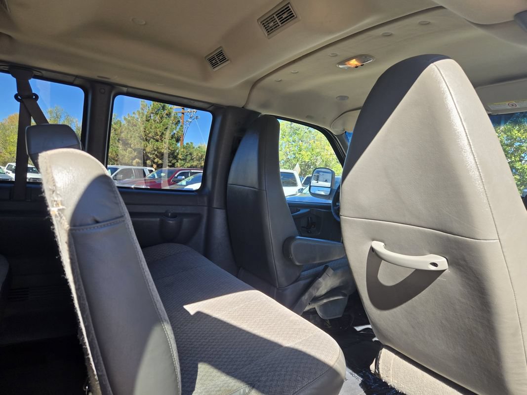 Used 2015 Chevrolet Express 3500 LT w/ LT Preferred Equipment Group RWD image 21