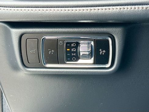 Used 2025 Lincoln Aviator Reserve w/ Luxury Package image 10