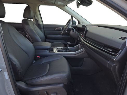 Used 2025 Kia Carnival SX w/ SX Dark Edition Package FWD image 23