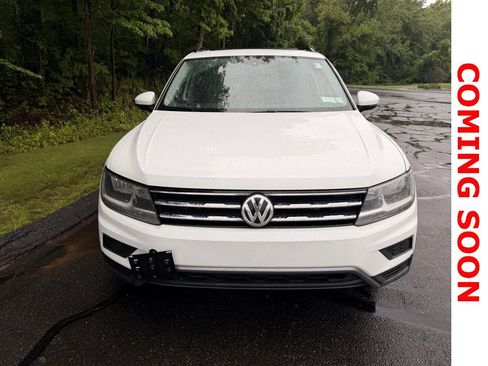 Used 2019 Volkswagen Tiguan SE w/ Panoramic Sunroof Package AWD/4WD image 3