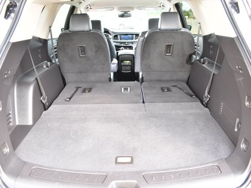 Used 2021 Buick Enclave Essence FWD image 21