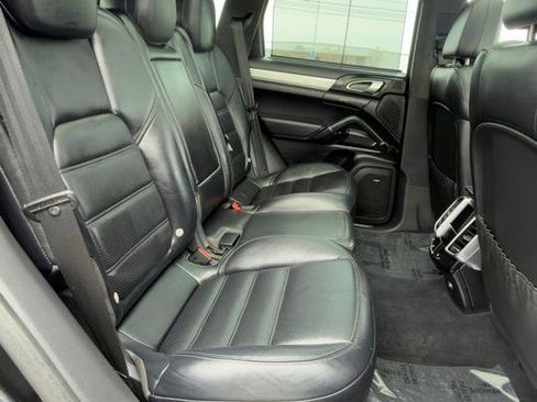 Used 2015 Porsche Cayenne Turbo image 56