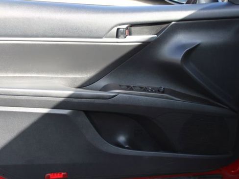 Used 2024 Toyota Camry SE image 8