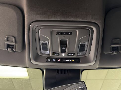 Used 2025 GMC Sierra 1500 Elevation w/ Elevation Premium Package image 40