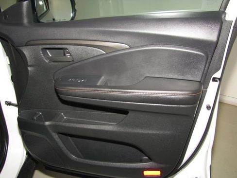 Certified 2025 Honda Ridgeline TrailSport image 22