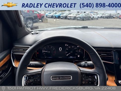 Used 2024 Jeep Grand Wagoneer L Series III AWD/4WD image 6