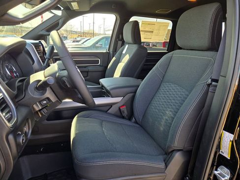 New 2026 RAM 2500 Big Horn AWD/4WD image 15