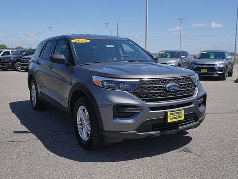 Used 2023 Ford Explorer 4WD w/ Class IV Trailer Tow Package image 3