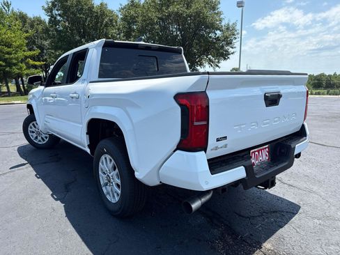 Used 2026 Toyota Tacoma SR5 AWD/4WD image 6