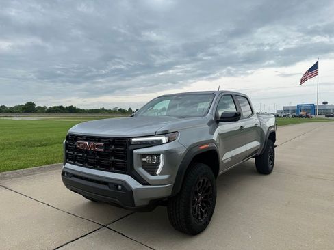 Used 2026 GMC Canyon Elevation w/ Convenience Package RWD image 8