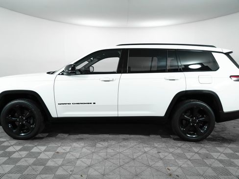 Used 2024 Jeep Grand Cherokee L Altitude image 4