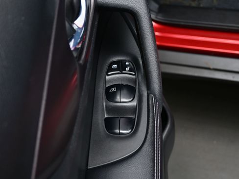 Used 2016 Nissan Rogue S image 10