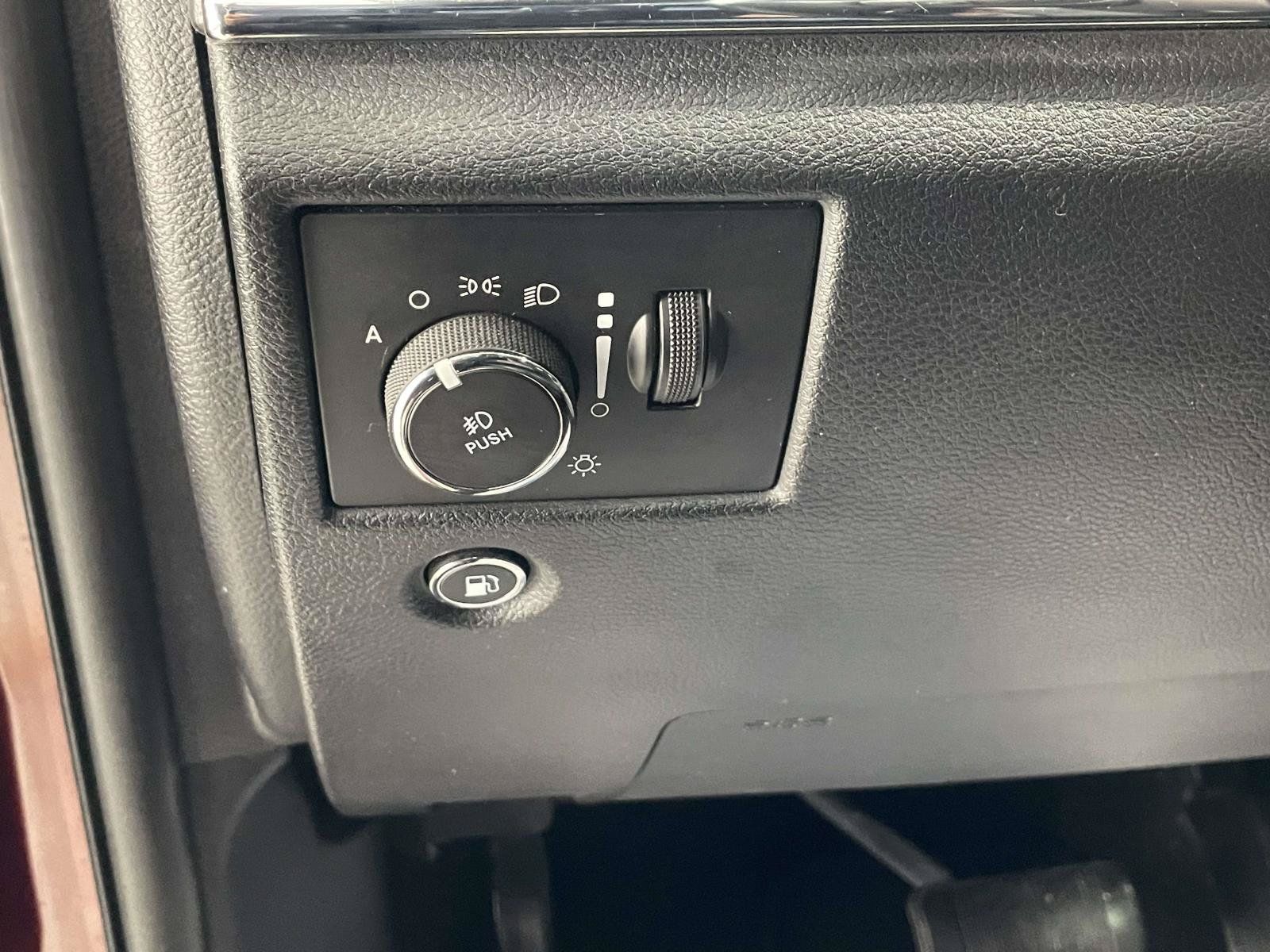 Used 2019 Jeep Grand Cherokee Limited w/ Luxury Group II AWD/4WD image 21