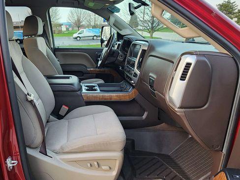 Used 2018 GMC Sierra 2500 SLE w/ HD SLE Preferred Plus Package AWD/4WD image 18
