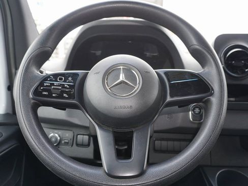 Used 2020 Mercedes-Benz Sprinter 1500 image 19