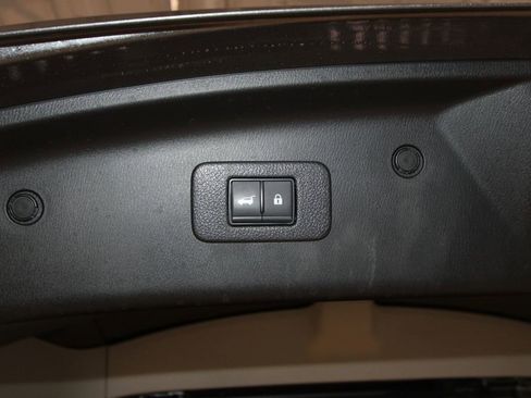 Used 2024 Nissan Armada Platinum w/ Captain's Chairs Package image 39