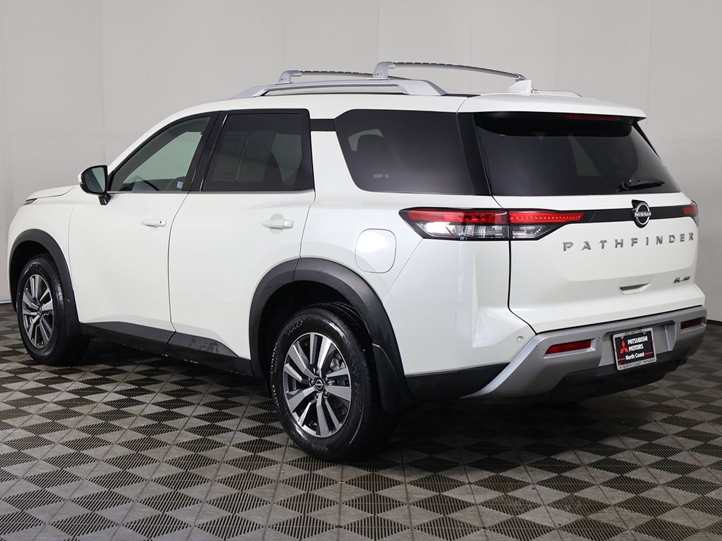 Used 2024 Nissan Pathfinder SL AWD/4WD image 11