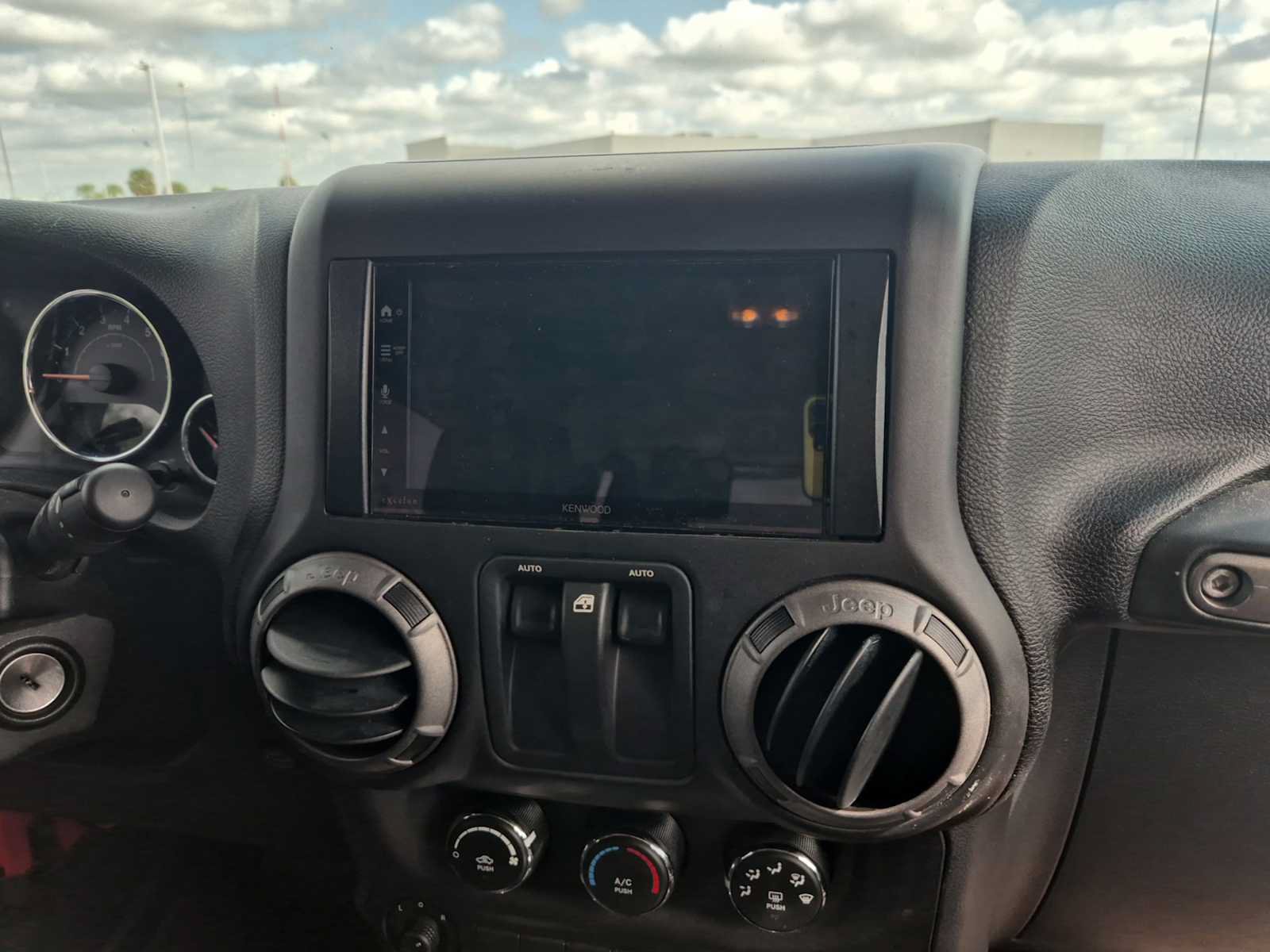 Used 2015 Jeep Wrangler Sport AWD/4WD image 11
