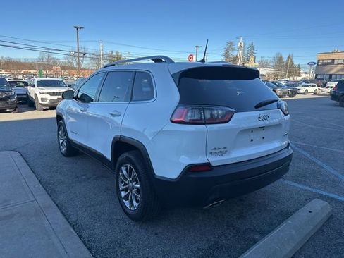 Used 2019 Jeep Cherokee Latitude Plus w/ Comfort/Convenience Group image 3