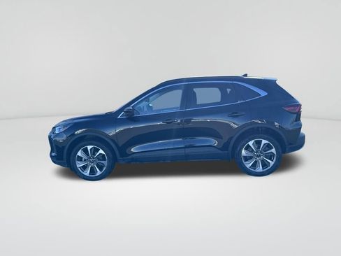 Used 2024 Ford Escape Platinum image 2