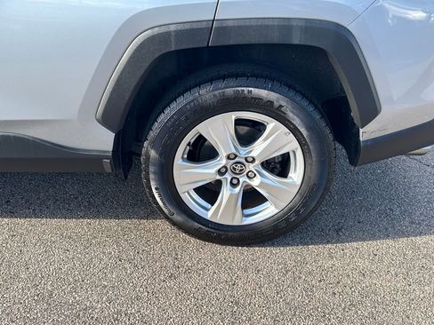 Used 2021 Toyota RAV4 XLE image 39