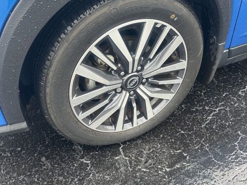 Used 2024 Nissan Kicks SV w/ Exterior Package image 12