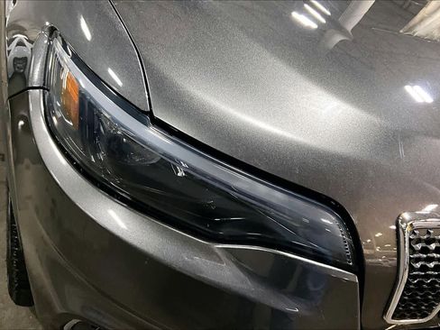 Used 2020 Jeep Cherokee Limited image 28