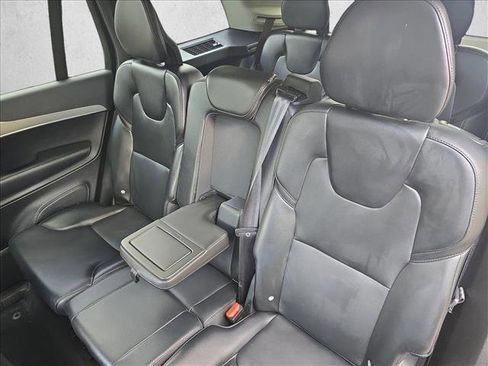Used 2022 Volvo XC90 T5 Momentum w/ Climate Package image 15